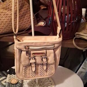 Weng pan crossbody